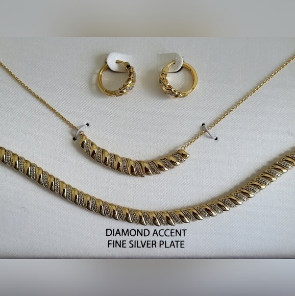Macy's Diamond Accent Necklace Bracelet Earring - Picture 1 of 7